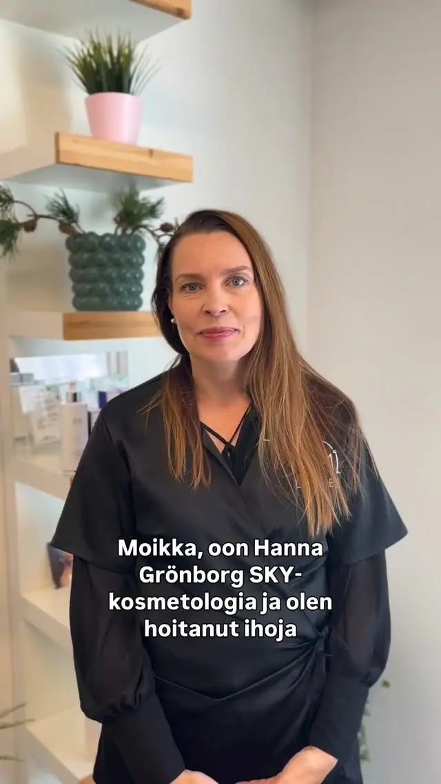 Talvi ei ole poikkeus: SPF kuuluu ihonhoitoon ympäri vuoden. ❄️

Lumi heijastaa jopa enemmän UV-säteitä kuin vesi, joten iho tarvitsee suojaa myös pakkaskeleillä. 

Muista siis lisätä SPF osaksi päivärutiiniasi – ihosi kiittää! 🤍

- Villi Vadelma, Helsinki

#holistinenhyvinvointi #ayurveda #kauneusjaterveys
#kauneushoitolavillivadelma #kauneushoitolahelsinki #kosmetologihelsinki #luonnonkosmetiikka #kauneus #hyvinvointi #kauneushoitolakumpula #ihonhoito #kauneudenhoito #happokuorinta #mikroneulaus #mikroneulaushelsinki #retinoli #pikkujoulut