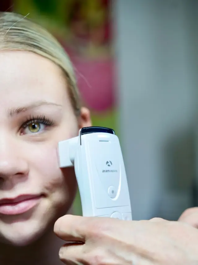 🩷 Nyt sinulla on mahdollisuus selvittää mitä ihosi pinnan alla oikeasi tapahtuu! Feedistä löydät arvonnan, jonka voittaja selviää tämän viikon sunnuntaina.

Arvotaan👇

✨API ihokamera -konsultaatio + kasvohoito arvo 120€)✨

Tässä analyysissä ihosi tutkitaan pintaa syvemmältä.
Saat selville mm.:

• kosteustason 
• melaniinin määrän
• ihon herkkyyden 
• talin kertymisen
• tulehdusalttiuden 

Lisäksi saat asiantuntijatulkinnan sekä henkilökohtaisen hoitosuunnitelman ja tiedät vihdoin, mitä ihosi oikeasti tarvitsee.

Kurkkaa aiemmat julkaisut ja käy osallistumassa arvontaan!

🤍 Muista myös lahjakortit äitienpäiväksi osoitteesta www.villivadelma.net

- Villi Vadelma, Helsinki 

#kauneushoitolahelsinki #iho #luonnonkosmetiikka #ihonhoito #kasvohoitohelsinki