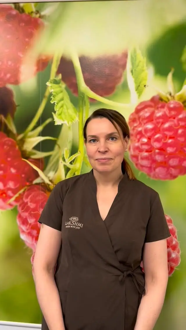 Uusi vuosi, uudet hemmotteluhetket ✨

Tervetuloa Villi Vadelman kauneushoitolaan, varaa aikasi ja aloita vuosi hyvällä ololla.

Hyvää ja kaunista uutta vuotta vielä kerran.💗

www.villivadelma.net

- Villi Vadelma, Helsinki

#holistinenhyvinvointi #ayurveda #kauneusjaterveys
#kauneushoitolavillivadelma #kauneushoitolahelsinki kosmetologihelsinki luonnonkosmetiikka kauneus hyvinvointi kauneushoitolakumpula ihonhoito kauneudenhoito happokuorinta mikroneulaus mikroneulaushelsinki retinoli