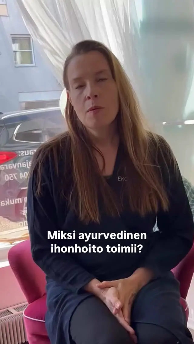 👇👇👇

Uusi vuosi, uudet rutiinit, uusia lupauksia. Silti iho saattaa oireilla – se tuntuu kuivalta, herkältä ja väsyneeltä. Ehkä jopa ylikuormittuneelta. Iho ei jaksa enää suorittaa.

Ayurvedassa tammikuu sijoittuu vata-aikaan. Se on aikaa, jolloin keho ja iho kaipaavat ennen kaikkea vakautta, lämpöä ja rauhaa. Ei uusia ärsykkeitä tai voimakkaita kokeiluja, vaan perusasioiden vahvistamista.

⭐️Tämä ajatus kulkee taustalla myös ammattitaitooni ja kokemuksiini pohjautuvassa ihonhoidonkurssissa. 

Kurssi ei syntynyt trendien tai nopeiden ratkaisujen pohjalta, vaan tarpeesta tehdä ihonhoidosta selkeämpää ja rauhallisempaa.

👉Ihon hyvinvoinnin ei tarvitse olla jatkuvaa kokeilua ja kymmeniä eri purkkeja, vaan ymmärrystä siitä, mitä iho oikeasti tarvitsee.

Tutustu kurssiin osoitteessa www.sukha-ayurveda.fi, tai laita minulle sähköpostia osoitteeseen hanna@villivadelma.net

- Villi Vadelma, Helsinki

#kauneushoitolahelsinki #kosmetologihelsinki #luonnonkosmetiikka #kauneushoitolakumpula #ihonhoito