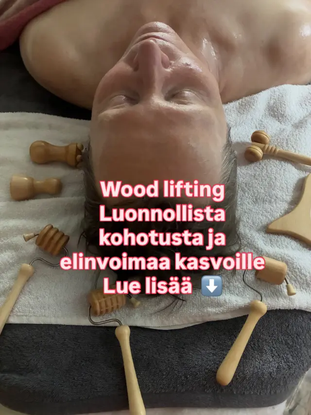 ✨ WOOD LIFTING – luonnollista kohotusta ja elinvoimaa kasvoille

Kaipaako iho ja kasvojen ilme hieman ryhtiä kesän jälkeen?

Wood Lifting on käsin ja puisilla erikoisvälineillä tehtävä kasvohoito, jossa yhdistyvät tehokas käsittely ja rentouttava hoitohetki.

Hoito sopii erityisesti silloin, kun kaipaat:
🌿 kasvojen piirteille kohottavaa ja napakoittavaa käsittelyä
🌿 iholle elinvoimaisempaa ja heleämpää ilmettä
🌿 kasvojen alueen turvotuksen helpottamista
🌿 rentoutusta kasvojen ja leukaperien jännityksiin
🌿 luonnollista vaihtoehtoa ihon ikääntymisen tueksi

Wood Lifting voidaan tehdä yksittäisenä hoitona, mutta parhaimmillaan se toimii osana säännöllistä ihonhoitoa tai hoitokuuria.

Syksy on hyvä hetki palata oman ihon hoitorutiineihin ja aloittaa tavoitteellisempi ihonhoito kesän jälkeen. 🍂

✨ Wood Lifting 65 min | 109 €

Wood Lifting Premium 90 min / 149 €

Wood lifting jaksohoito 4 x 65 min / 399 €

📍 Villi Vadelma, Helsinki
Ajanvaraus verkkosivuiltamme.  #woodlifting #kasvohoitohelsinki #kasvohoito #ikääntyväiho #luonnollinenihonhoito kumpula helsinki villivadelma