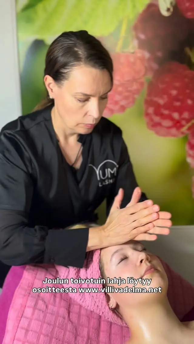 ✨ Lahja, joka tuntuu hyvältä ✨

Hemmottelua, rauhaa ja hyvinvointia yhdellä lahjakortilla.

Meiltä saat lahjakortit joko rahallisena arvo­korttina tai suoraan valittuna hoitona.
Yllätä joku tärkeä tai tee yhteisestä arjesta hieman pehmeämpi. 💛

🎁Lahjakortin saat ostettua nettikaupasta, tai suoraan hoitolasta!
www.villivadelma.net

- Villi Vadelma, Helsinki

#holistinenhyvinvointi #ayurveda #kauneusjaterveys
#kauneushoitolavillivadelma #kauneushoitolahelsinki #kosmetologihelsinki #luonnonkosmetiikka #kauneus #hyvinvointi #kauneushoitolakumpula #ihonhoito #kauneudenhoito #happokuorinta #mikroneulaus #mikroneulaushelsinki #retinoli #pikkujoulut